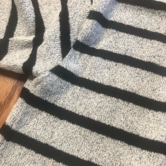 Zara boys crew neck sweater -NWT - Picture 2 of 3